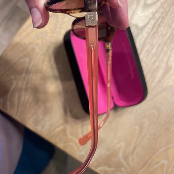 Diane Von Furstenberg Tortoise Shell Sunglasses - Picture 4 of 6